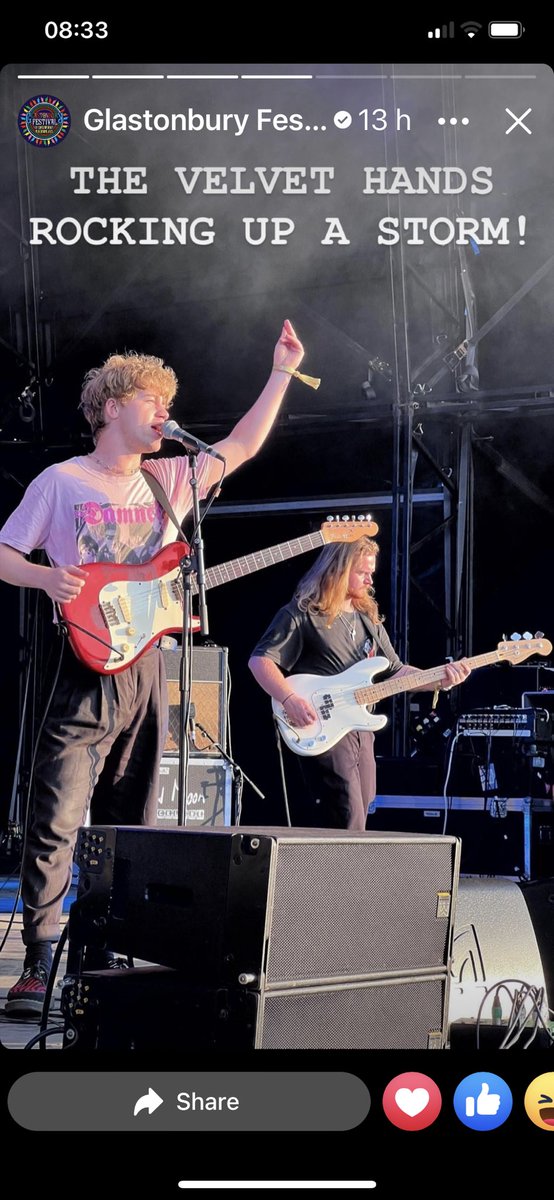 2020Pilton's tweet image. What a set!@thevelvethands1 rocking the Pilton Party.  @PiltonParty @Pilton_Party @glastonbury @GlastoFestFeed @GlastoGazette