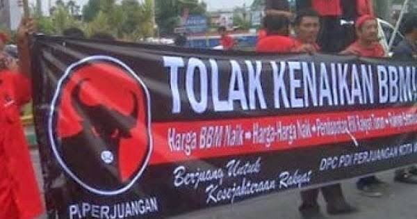 AstreaPRIMA6's tweet photo. @IInayaturahmah @Paltiwest Kemeriahan Sebagian Warga Menyambut Kenaikan BBM ❤️❤️ 🇮🇩🇮🇩🇮🇩 https://t.co/PCRlo3TsBL