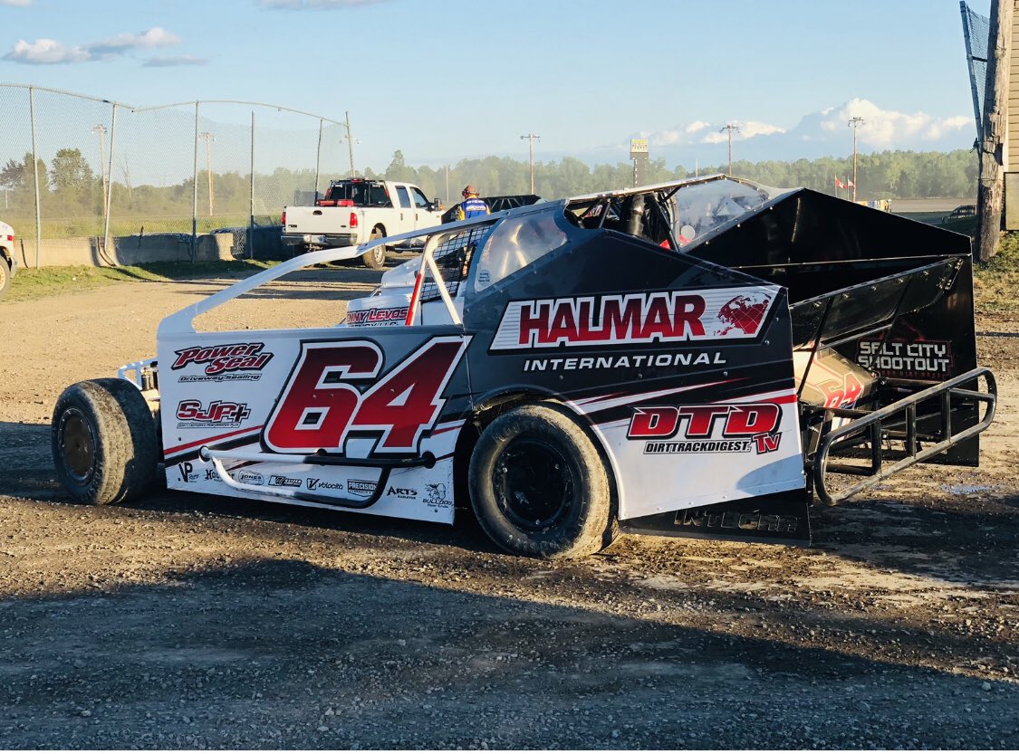thinktankbrass's tweet photo. Tyler Corcoran wins the sportsman track championship @CanSpeedway by ONE point over @410fowler for his third title.  He’s a nice kid and a hell of a driver. #sportsmanmodified #trackchampion #dirtcar #dirttrack https://t.co/Azv8gRsVSb