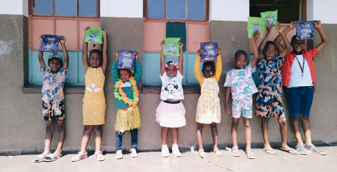 zeli_candy's tweet photo. Spring day with the kids in Limpopo!☺️☺️
#zeli #zelisweets🇿🇦 #zelicandy #newseason #spring #happykids #sweets #candy https://t.co/9YiRGb4SXc