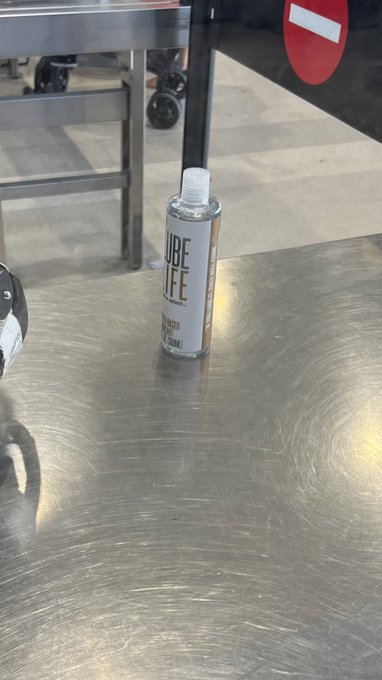 Watch Chriss_wade's leaked NSFW photo on TwXstars