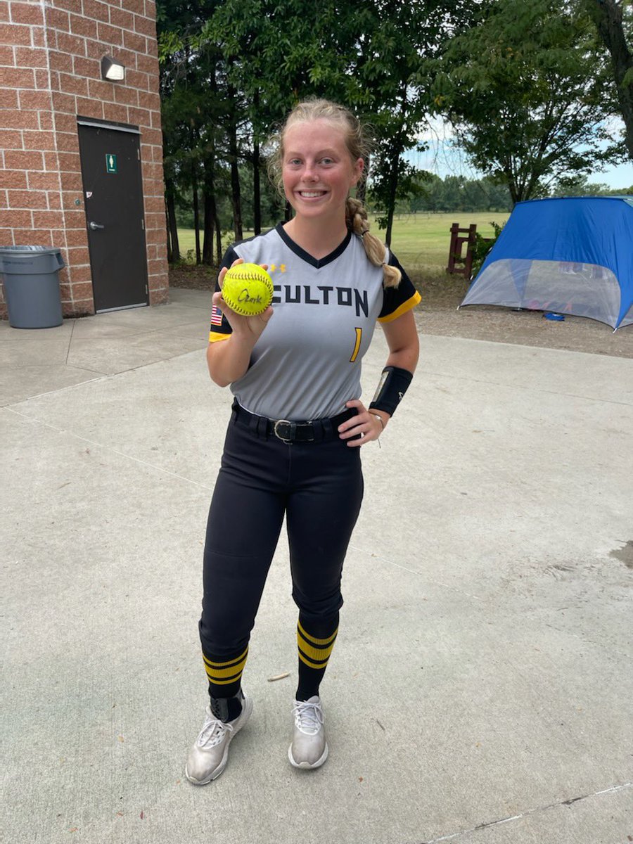 Samantha Hedgpath (2024) with the game winning 3 run 💣 yesterday to help <a href="/HornetsFulton/">Fulton Hornets Softball</a> beat Ozark in the Southside Classic in Columbia. Congrats Sam!! <a href="/SamHedgpath/">Samantha Hedgpath</a>