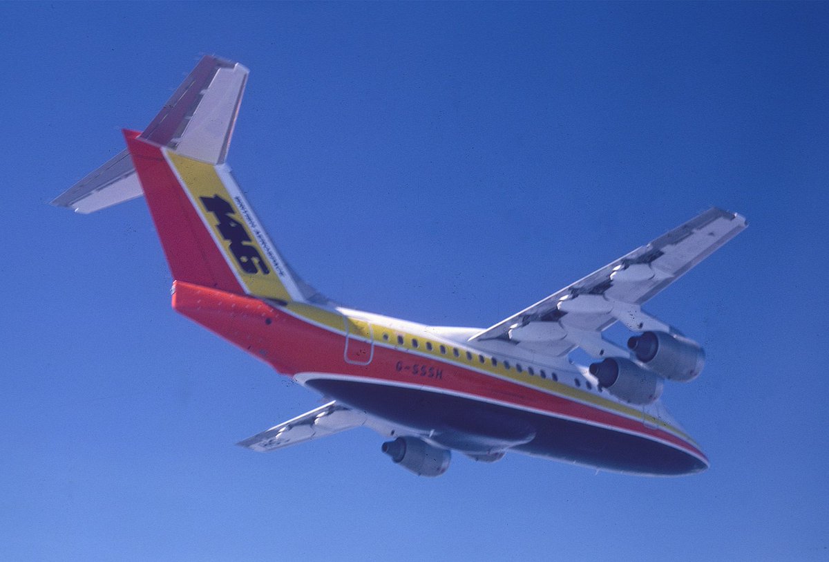 airwaysmagazine's tweet photo. Today in Aviation, the prototype British Aerospace BAe 146 took to the skies for the first time from Hatfield, Hertfordshire in 1981. #AviationHistory #AvroRJ #BAE146 #BritishAviation #TodayinAviation
https://t.co/STSN9sqnqz https://t.co/MOgiVJCpst