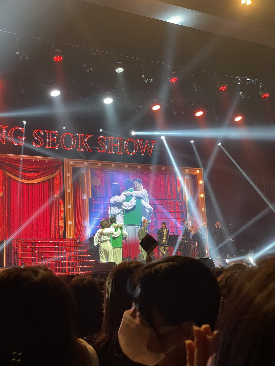 Jeonmidobr's tweet photo. 📸 | #HOSPITALPLAYLIST REUNION!

#JeonMiDo, #KimDaeMyung e #JungKyungHo participaram do Cho Jung Seok Show, evento que #JoJungSuk está realizando na Coreia. https://t.co/145sFSufB2