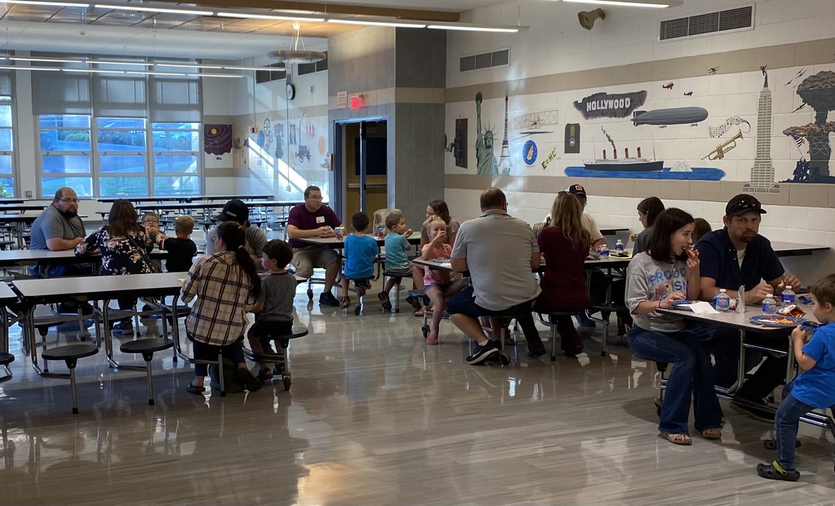 Hornetslearn1's tweet photo. Welcome to our newest hornets @HCSHORNETS Meeting our PK students and their families is such a great way to kickoff the 22-23 school year! #Classof36 https://t.co/KgSTbn5l8q