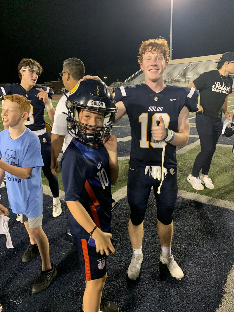 What a game! Congrats @SolonFBInfo 17-14 victory over Stow.  #10’s               thanks to <a href="/SolonBoosters/">Solon Athletic Boosters</a> for the solon football shirts