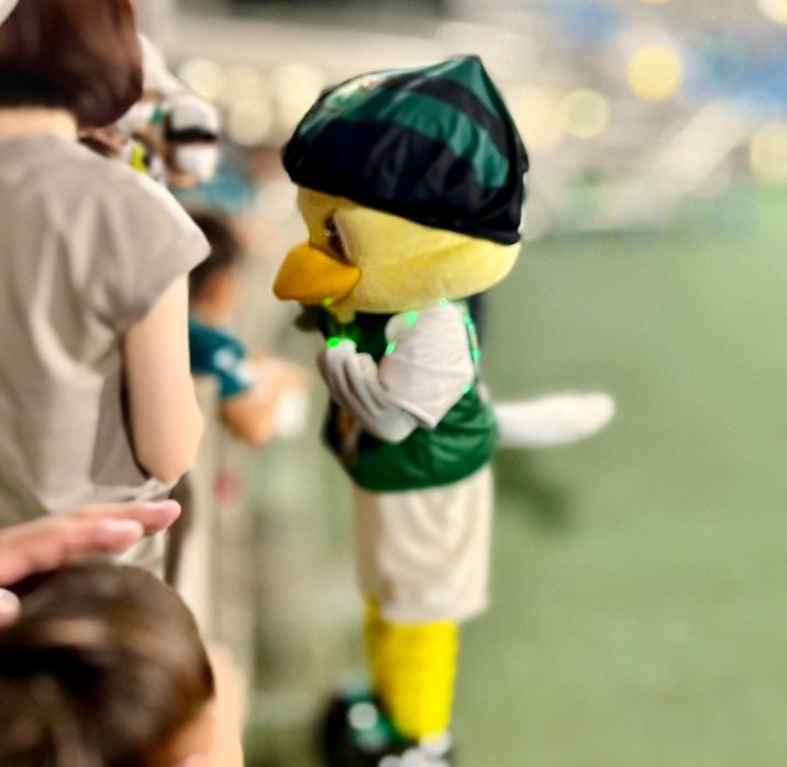 peony130602's tweet photo. 最後の最後まで振り返ってお見送り。距離感も素晴らしい。最高の社員さん。
ガミティに会うためだけにでもギオンスに行くよ。

#ガミティ https://t.co/DfEMhnwgkw