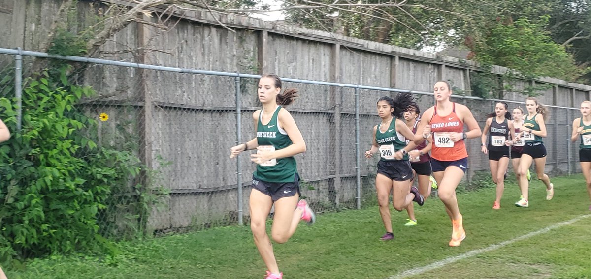 gabeandsniff's tweet photo. Varsity girls on the course! @MCHS_Rams @MCHSAthleticDep @MaydeCreekXCTF @Siemers_XC_TF @MaydeYearbook https://t.co/jVHDllweKy