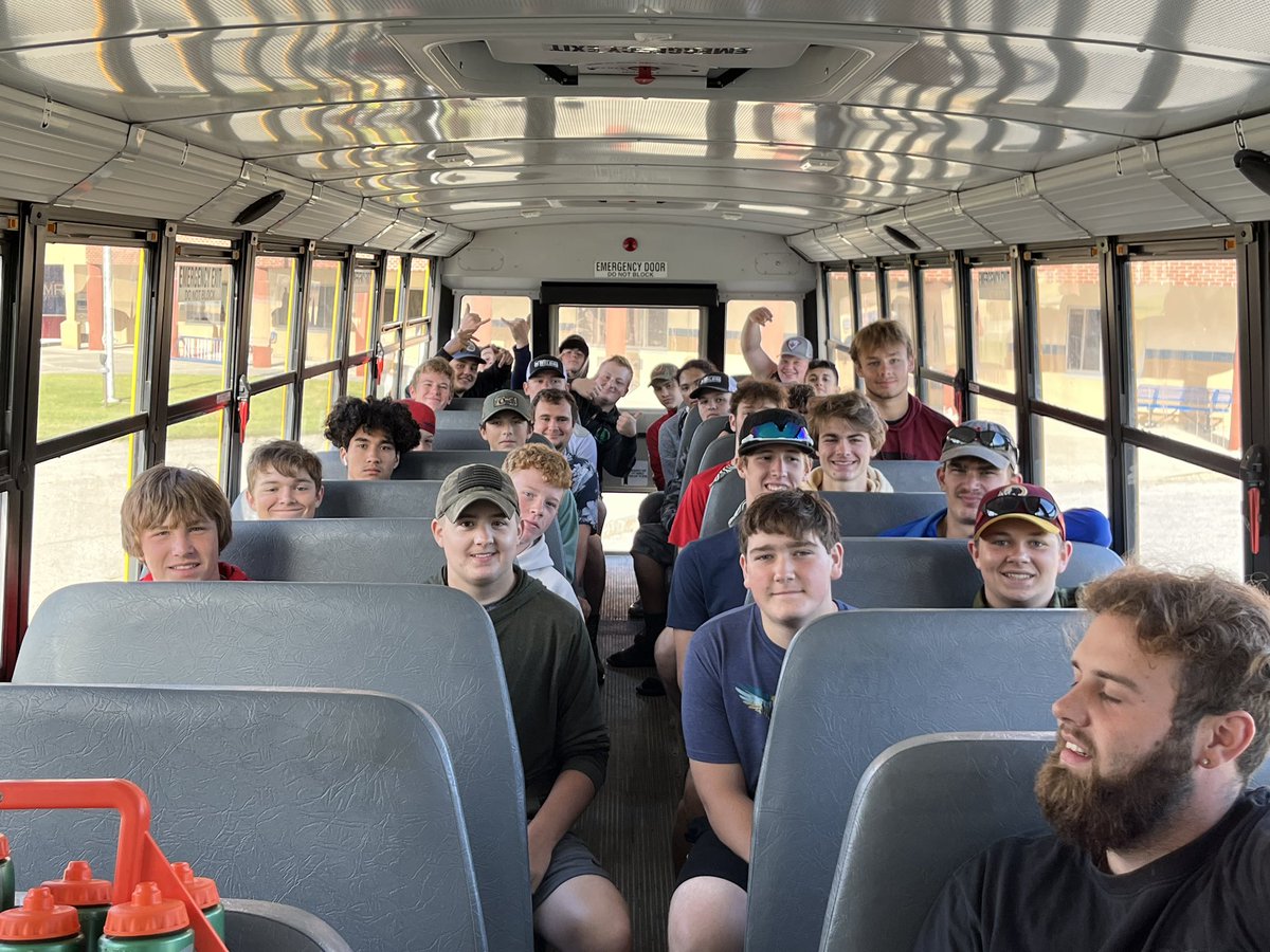 MRU_Minutemen's tweet photo. Minutemen are ready to hit the road and make the trip to Oxbow High School for their season opener! Good Luck! #minutemen #ontheroad #vthsfootball #gameopener @Oxbow_Athletics https://t.co/Ue1Ojmiq5H