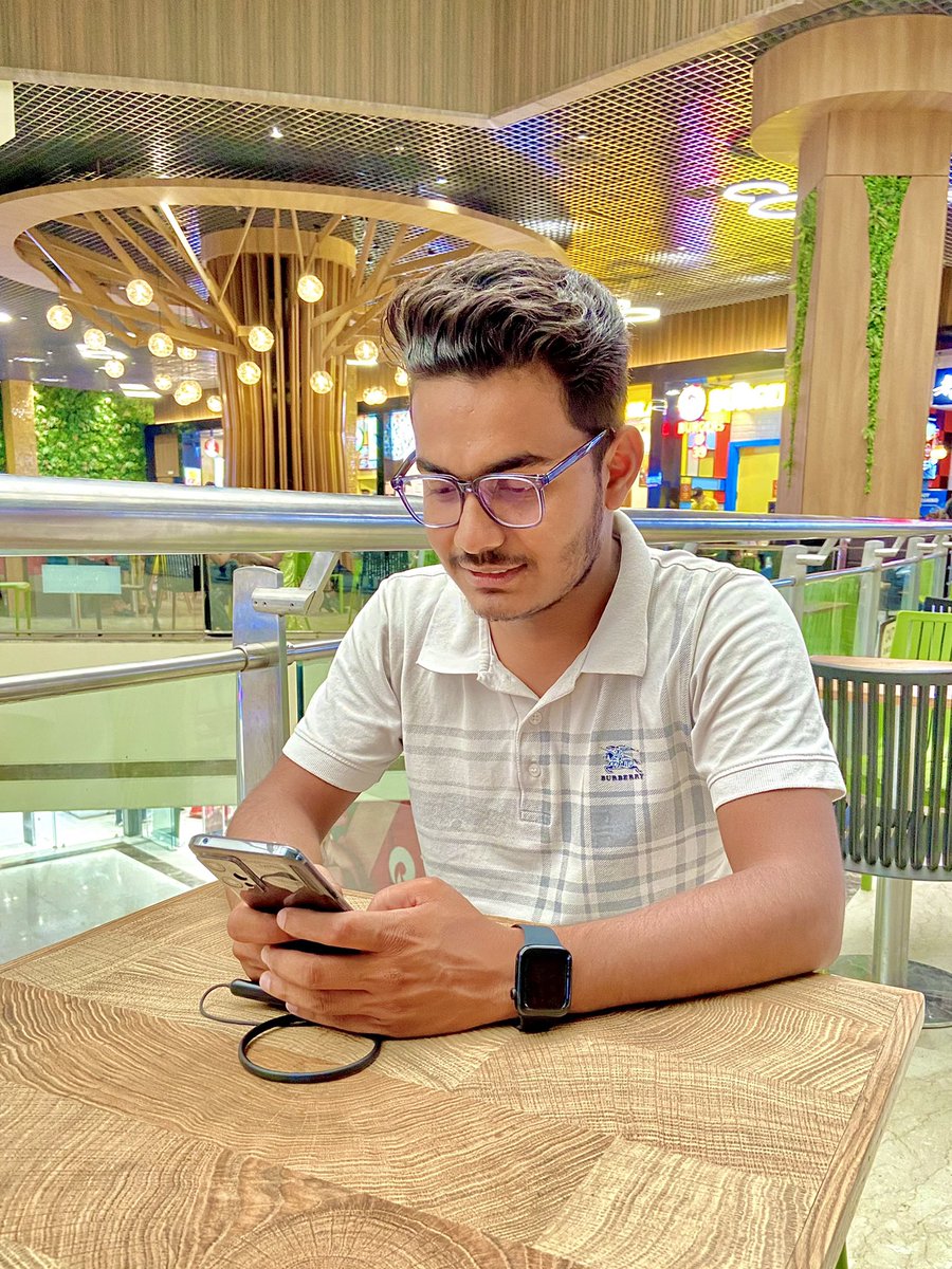 Shubhamsinha03's tweet photo. 𝐌𝐨𝐧𝐞𝐲 𝐝𝐨𝐞𝐬 𝐧𝐨𝐭 𝐜𝐡𝐚𝐧𝐠𝐞 𝐩𝐞𝐨𝐩𝐥𝐞, 𝐢𝐭 𝐮𝐧𝐦𝐚𝐬𝐤𝐬 𝐭𝐡𝐞𝐦.😎
#shubhamsinha https://t.co/kyQK9gXqnL