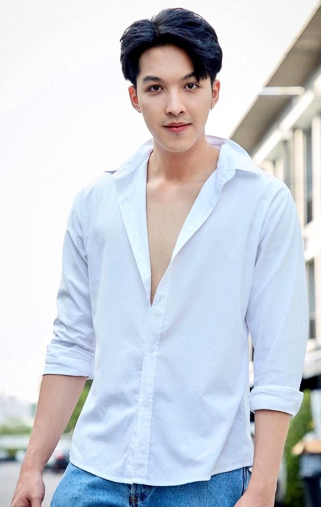 AriesLovesBl's tweet photo. Can we please see more of him.
Or can he please get a Mainlead role
in an another series.
#LoveAt9 #OhMySunShineNight
#DewNitikorn #PiePhet https://t.co/PTafY7G8RW