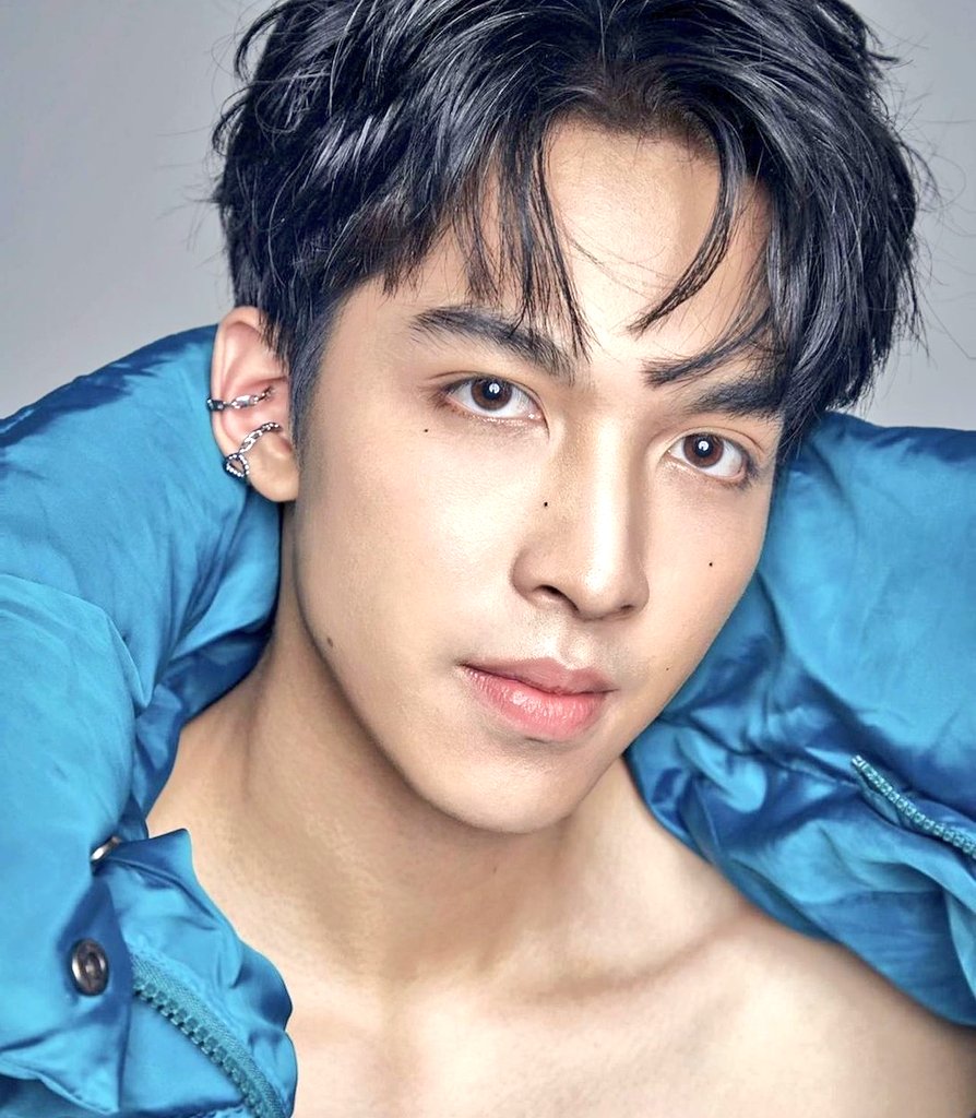 AriesLovesBl's tweet photo. Can we please see more of him.
Or can he please get a Mainlead role
in an another series.
#LoveAt9 #OhMySunShineNight
#DewNitikorn #PiePhet https://t.co/PTafY7G8RW