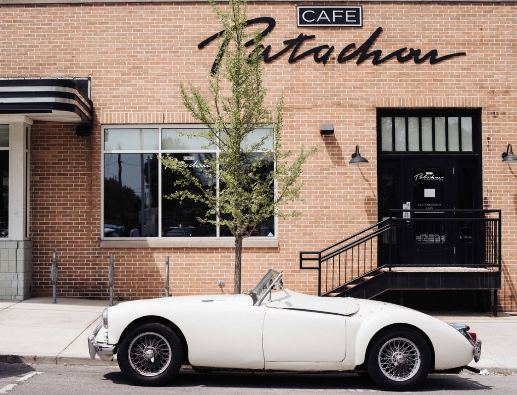 Holiday weekend goals 😎 Just a heads up- All Cafe locations will be open regular hours this weekend and 8am-3pm on Monday, Labor Day (9/5) 🥂 #topdowncruisin'