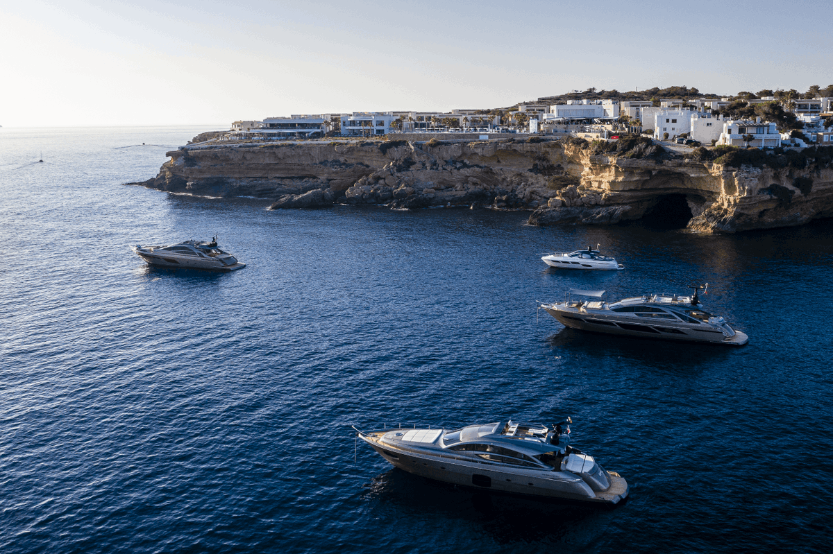 pershingyacht's tweet photo. Seamless exhilaration, ashore and on the water.
#Pershing8X
#Pershing5X
#Pershing9X
#Pershing74
#TheDominantSpecies
#FerrettiGroup #KeepBuildingDreams #ProudToBeItalian 🇮🇹 #MadeInItaly
https://t.co/wGWqNMjsmG https://t.co/i1aw7QeDe4
