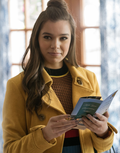 JonnyLeTran7's tweet photo. Hailee Steinfeld as Emily Junk in Pitch Perfect 3 π #HaileeSteinfeld #EmilyJunk #PitchPerfect3 #BardenBellas #beautiful https://t.co/rh9njwsVvQ