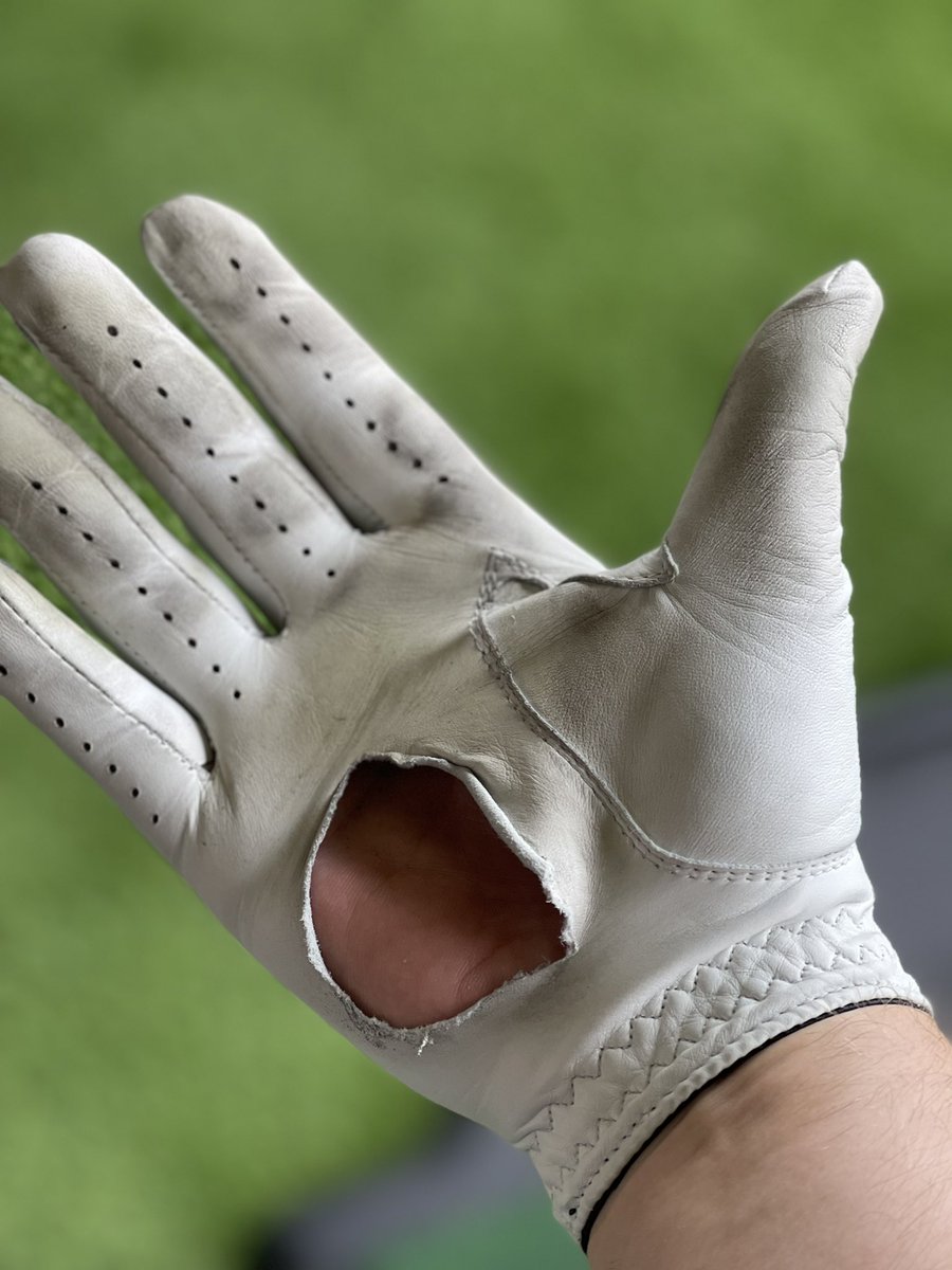 robjoyce73's tweet photo. @FootJoy well that lasted all of 3 weeks 🤦🏼‍♂️😄 https://t.co/AkGEm7nSX9
