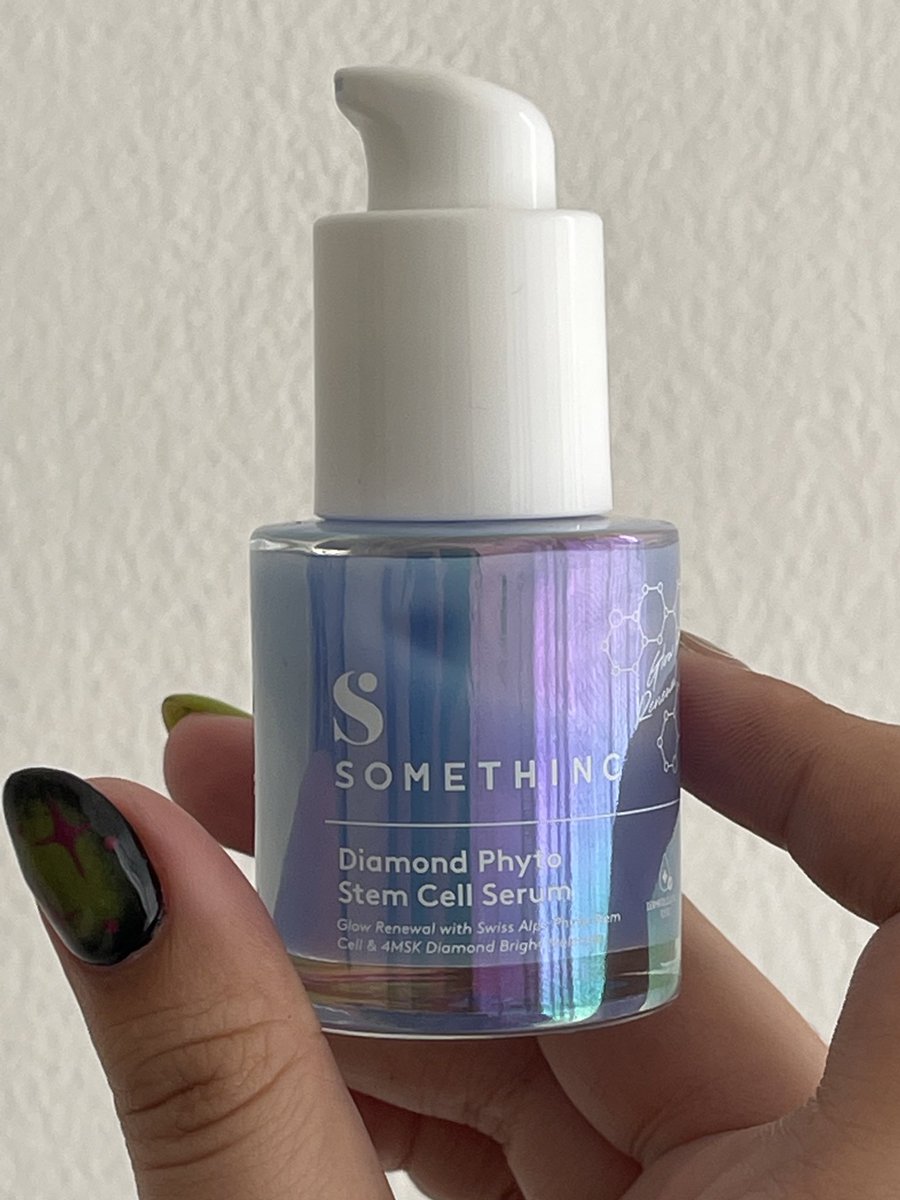 orchidpoison's tweet photo. kalian yang mukanya kusam, banyak redness, beneran coba another serum ajaib dari somethinc deh. 

gak bohong, 3 hari lalu kulit aku sempet kebakar &amp; kusam. beneran super better pake ini. kira aku ini bakal brightening serum biasa, eh redness di jidat sama idung beneran calming 😩 https://t.co/S2M2ThYL9P