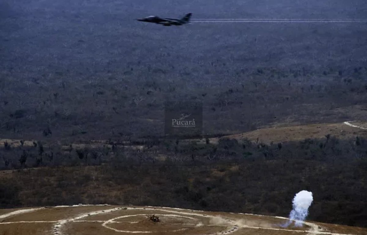 PucaraDefensa's tweet photo. Volando el #SEPECAT #Jaguar en #Ecuador: una charla con el coronel Thomas Endara
@FuerzaAereaEc #fighter @A4Kike  #cazabombardero #cenepa #guerra #samp #mk81 #mk82 #FAE #militaryplanes #combatplanes @saorbats #combataircraft 

https://t.co/QvMYSyxcs2 https://t.co/Y48gNBpo0R
