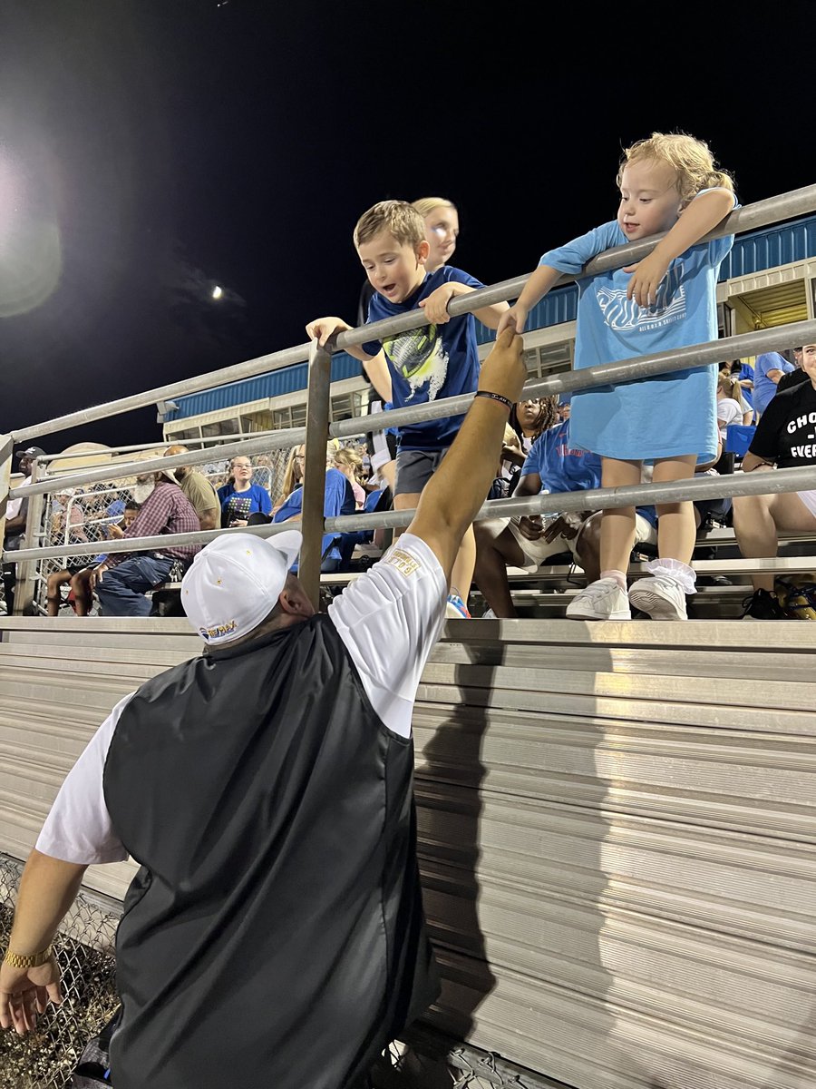 CoachBradClark's tweet photo. First official game in “Death Valley” for the #ClarkCrew So Grateful to have an opportunity to be a part of the @YellowjacketsFB family! If you know us we already have a big family and glad that it’s already gotten so much bigger here in Choctaw! Love this team & community! https://t.co/mnyJQZtxtA