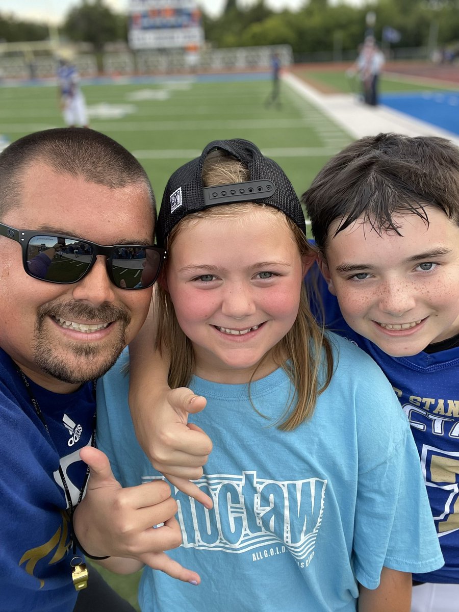 CoachBradClark's tweet photo. First official game in “Death Valley” for the #ClarkCrew So Grateful to have an opportunity to be a part of the @YellowjacketsFB family! If you know us we already have a big family and glad that it’s already gotten so much bigger here in Choctaw! Love this team & community! https://t.co/mnyJQZtxtA