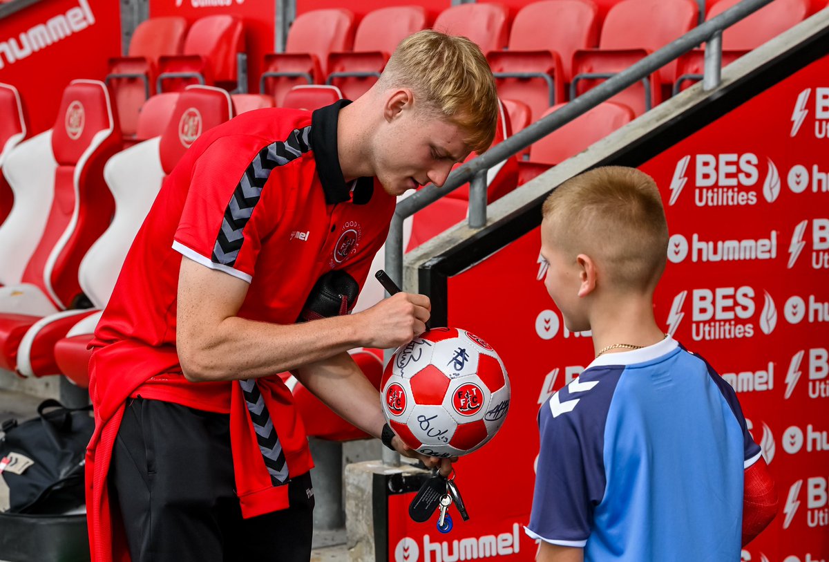ftfc's tweet photo. This lucky lad has had his #ftfc ball signed by the entire squad, including the gaffer! 🖊 

#OnwardTogether https://t.co/AMAY5B975i