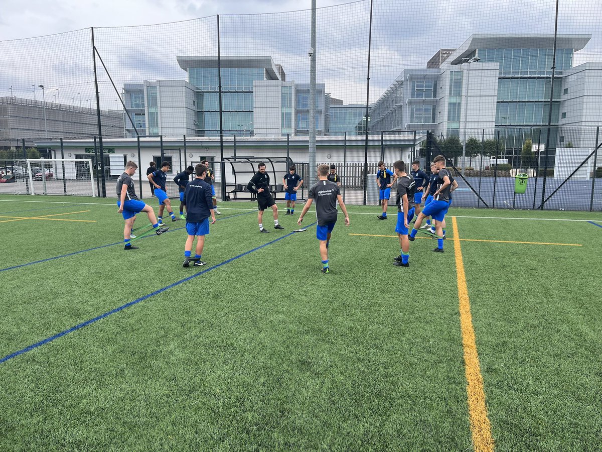 Warm ups underway 🔵

3PM KO ⏱