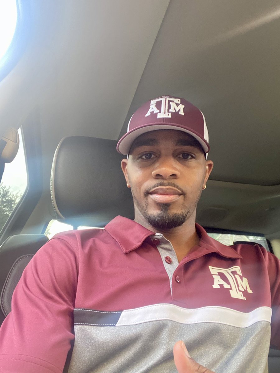 Gameday Ready on the way to College Station, Tx #Gigem 👍🏾
Where are all of my 300k Aggies at?
Hit the Like and RT button for the 12thman!
