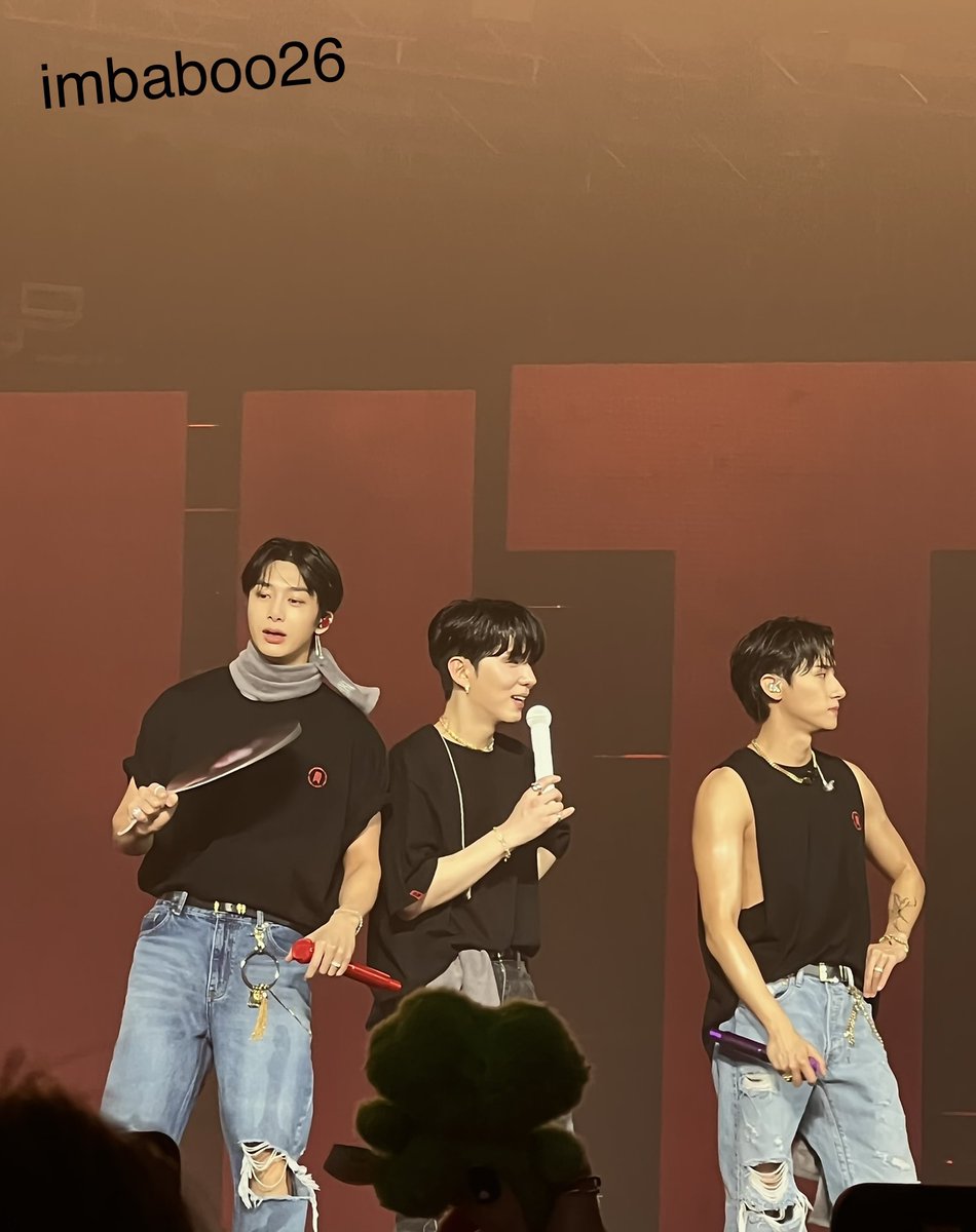 220902 
#몬스타엑스 

캐잘생겻어효