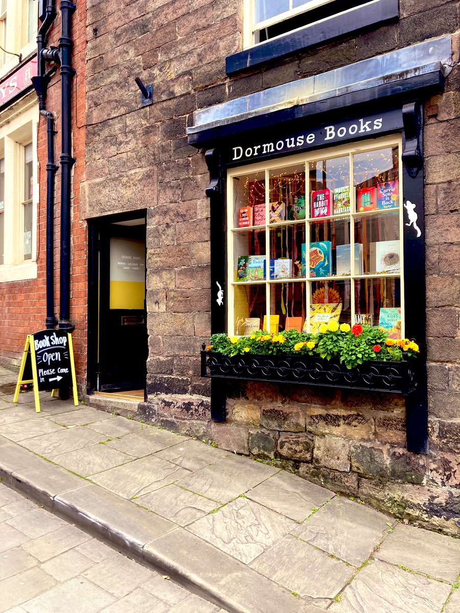 dormousebelper's tweet photo. We’re off! https://t.co/zojxs1qgSE