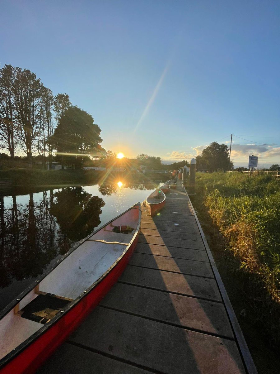 SinclairSaffron's tweet photo. Having a great time paddling the Bann for our trainee challenge! At least we got one sunny day! #traineechallenge @SintonsTrainees https://t.co/ONsl9Pf6oq