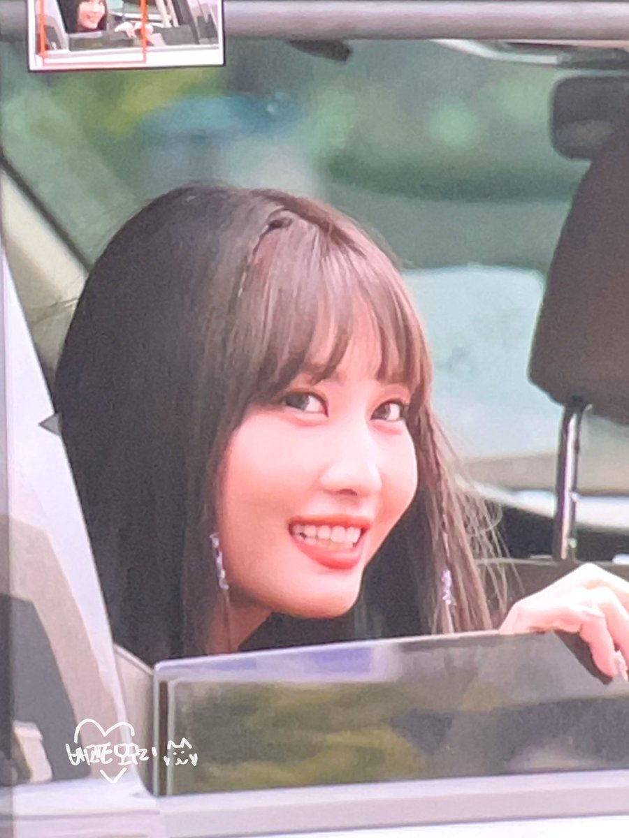 hungryracoon64's tweet photo. 220903
모모 수고했어요 💙

#TWICE     #트와이스 #TalkThatTalk
#모모 #MOMO #もも #モモ @JYPETWICE https://t.co/5wgF5Wx7Bk