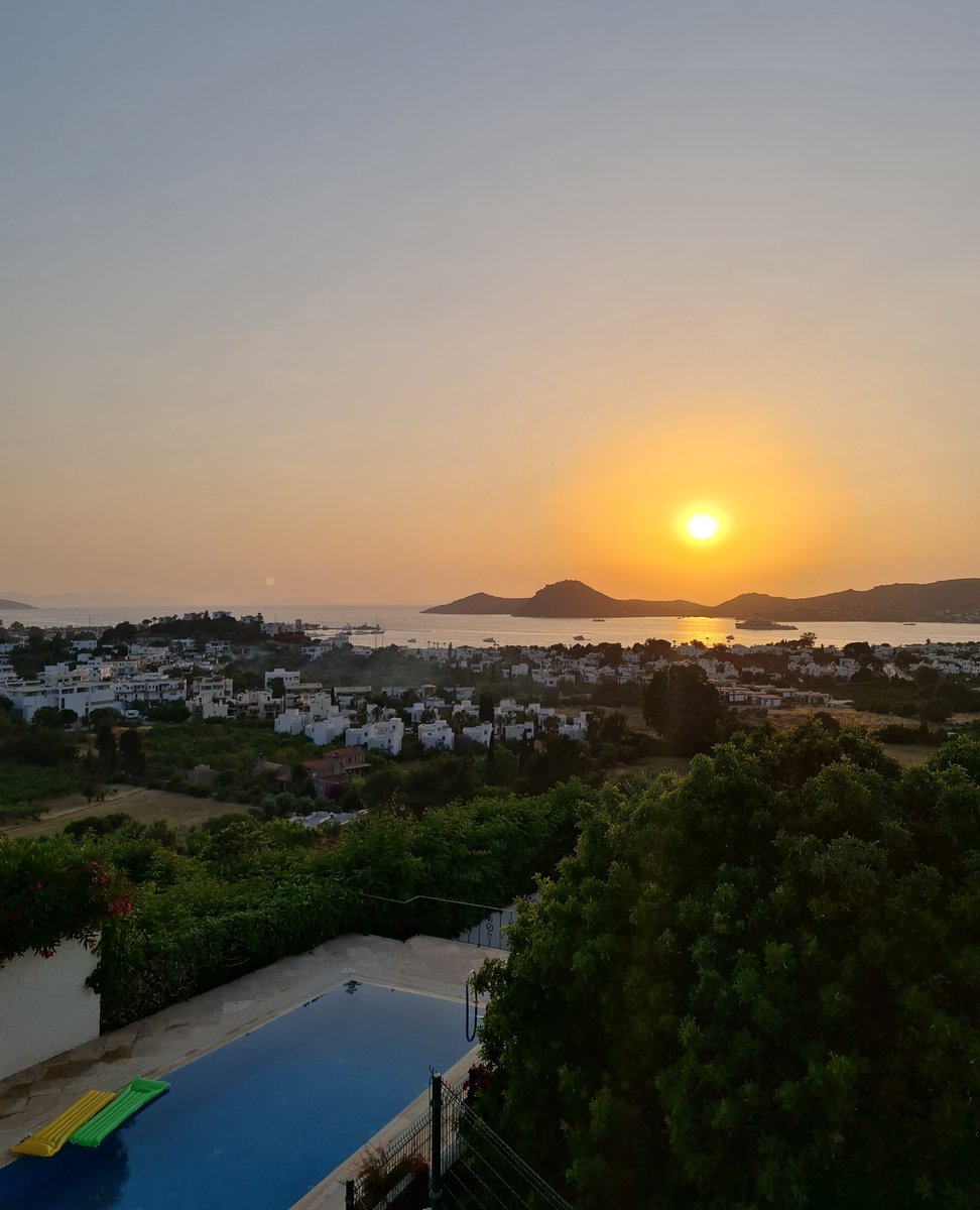yenkayapi's tweet photo. Günlük yaşamın stresinden uzak, sakin ve huzurlu bir hafta sonu olması dileğiyle...
#yenka #yenkateam #yenkayapi #weekend #iyihaftasonu #bodrum #yalikavak #marina https://t.co/fzZDYmM1pQ