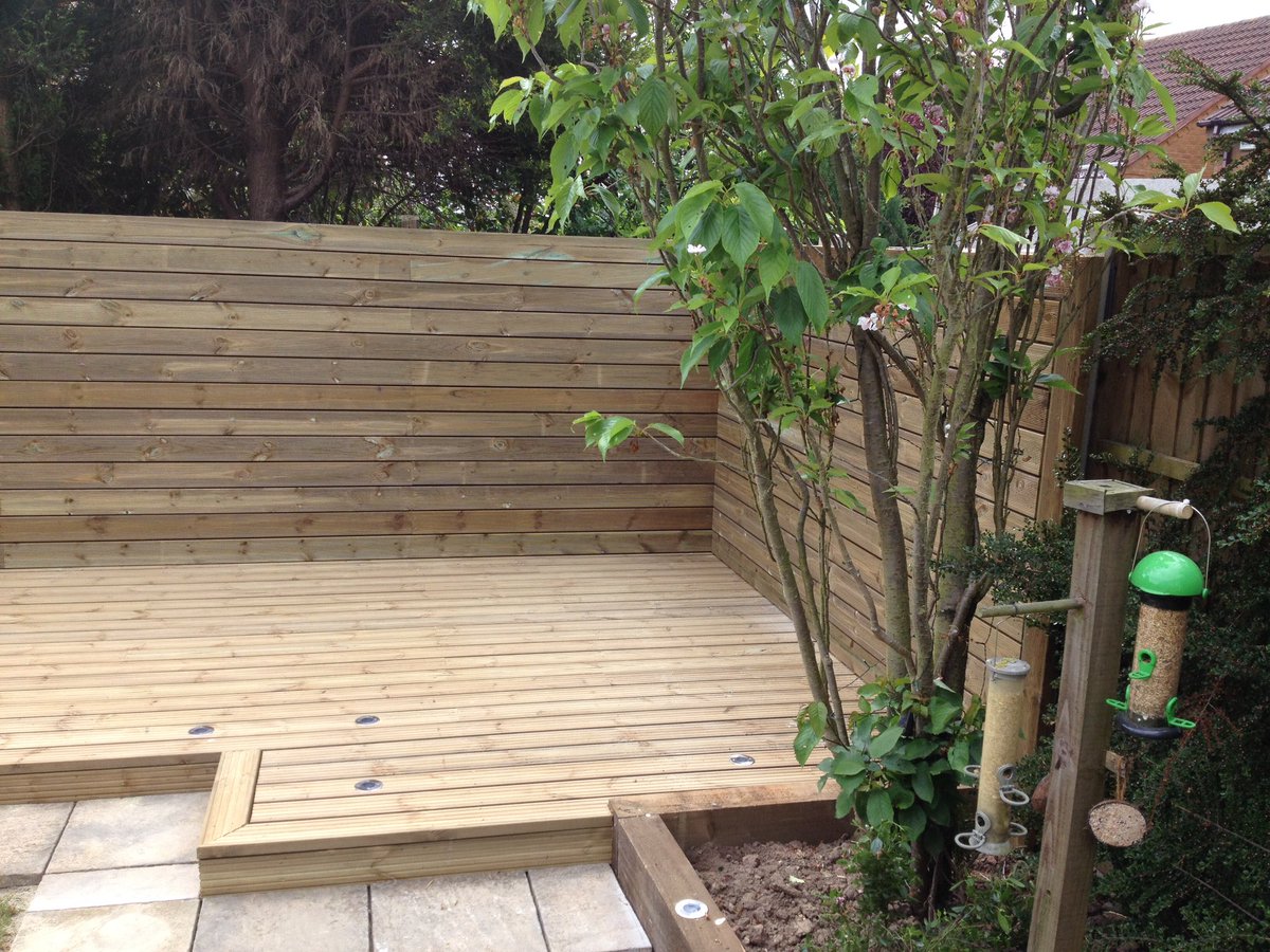 CountyCon's tweet photo. Decking / fencing now completed with led lighting https://t.co/0gM72mpM4Q