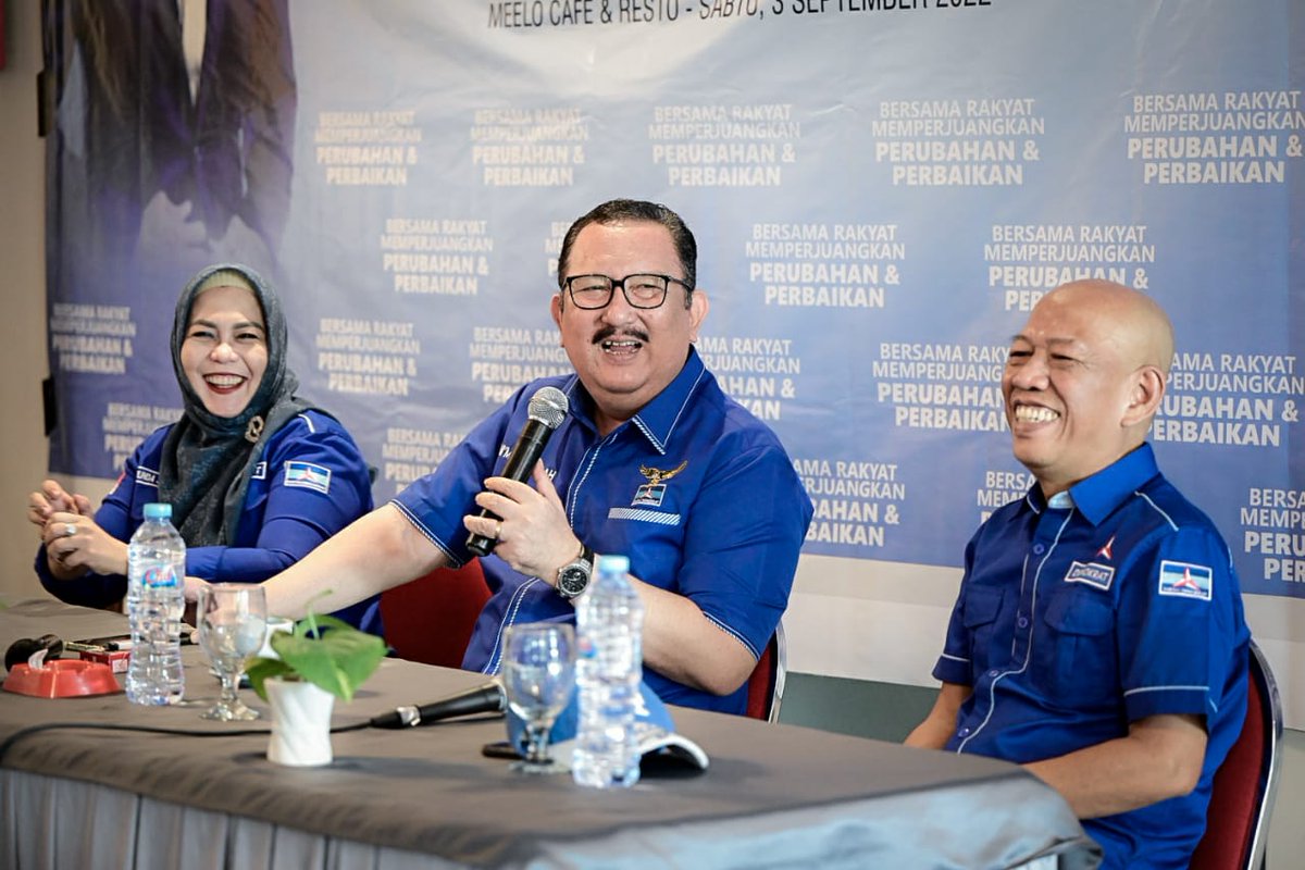ull4herbe's tweet photo. Bagi kami di Demokrat Sulsel, urus politik itu mesti riang gembira... https://t.co/xqoqCGaVPM