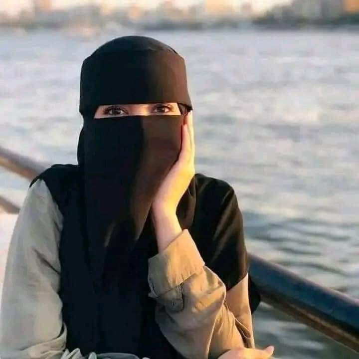 علموهم أن الحجاب لا ينفص من جمالهن شيء
بل يزيدهم جمالاً....