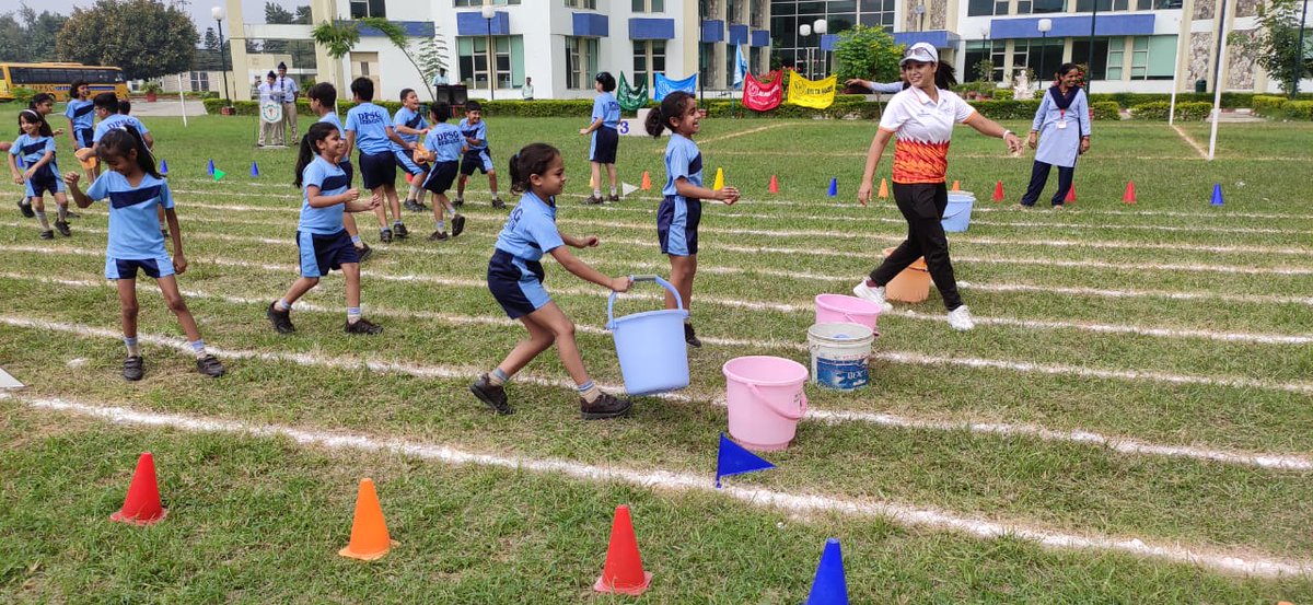DPSGDehradun's tweet photo. #WeareDPSG
#42YearsofTrust
#DPSGSociety
#DPSGDEHRADUN
#MonsoonFunGames
#MonsoonGames
#Monsoon2022
Monsoon is fun with friends, teachers and games. https://t.co/HuDFoWGBB4