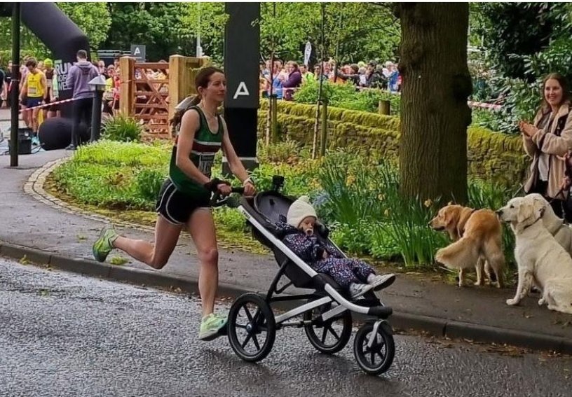 Congratulations to Sale Harrier's Rachel Rozhdestvenskaya, officially a Guinness world record holder, 10k pushing a buggy, 39.24 awesome running! <a href="/Guinesssss/">GuinnessWorldRecord</a> #Guinness #worldrecord #fastest10kwithabuggy #mumswhorun #fastmum