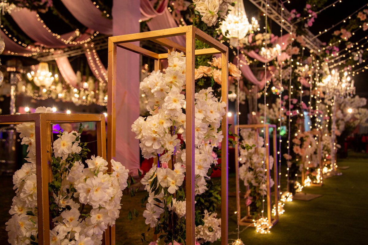 dawatpk's tweet photo. The Eclectic Shendi-
Trust Dawat to leave you stunned!

Book your dream weddings with Dawat- WhatsApp or Call 0321-7888061 

#Dawatpk #weddingseason #karachiweddings  #pakistan #dreamy #flowers #lightslove #love #shendi #baraat #mehendi #eventdecor #eventplanner #eventplanning https://t.co/y4aRlpfFRA