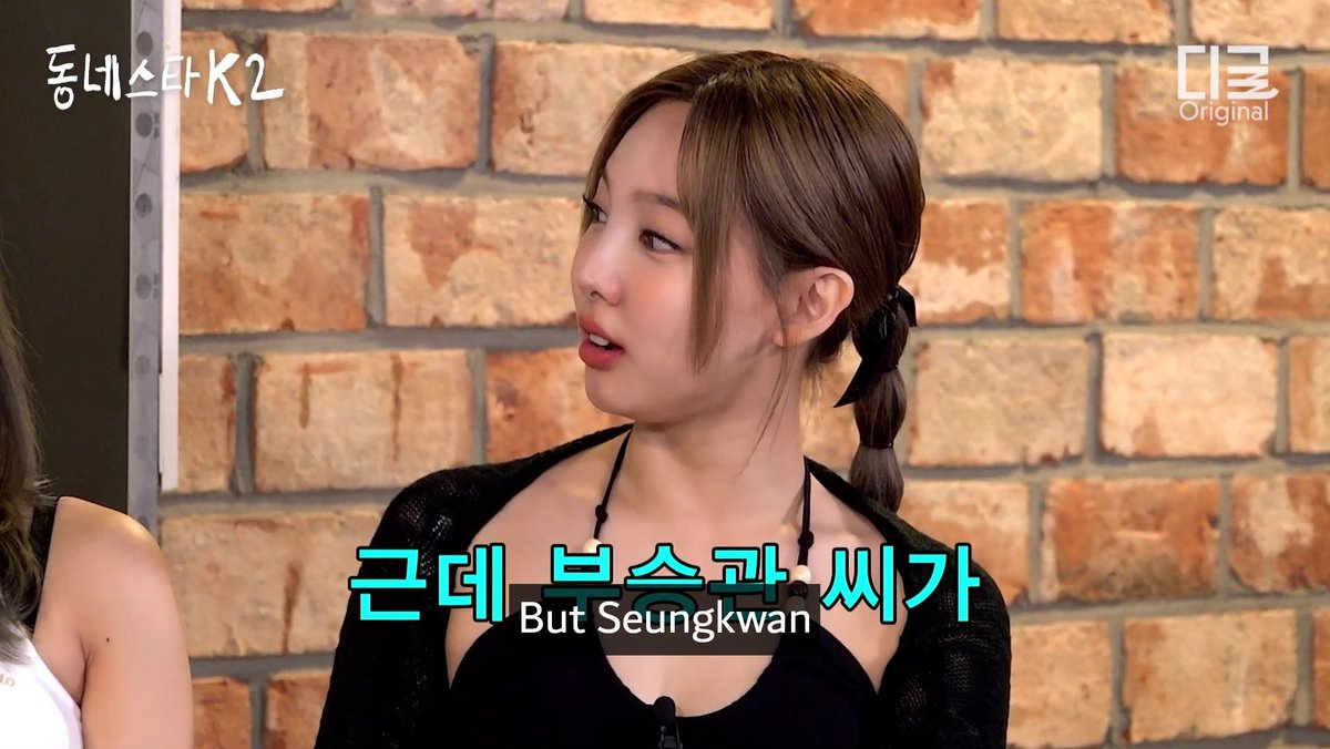 jypesmyoui's tweet image. seungkwan from seventeen cleaned boo's poop when they met each other at a restaurant 😂