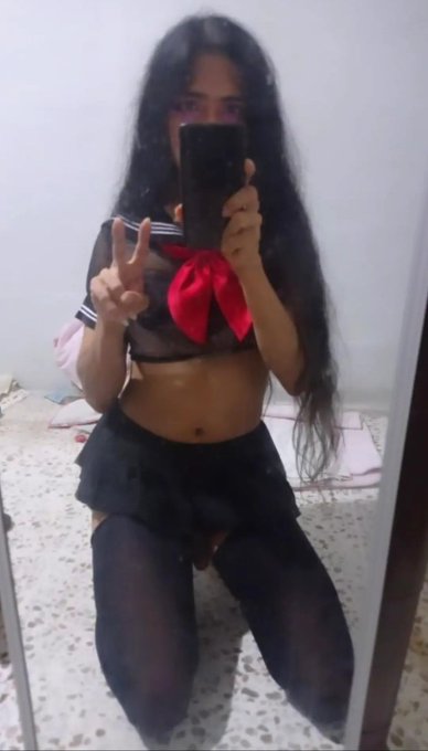 1 pic. Omg i want to sext with someone, hope that someone could dm me ;( ? :3 hehe https://t.co/R4FX