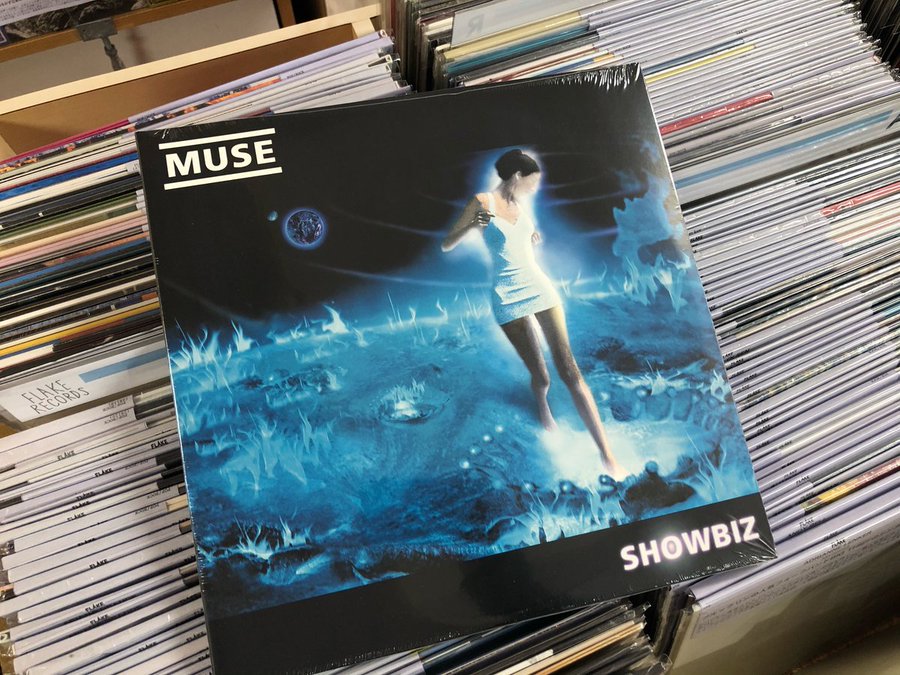 DAWA_FLAKE's tweet photo. MUSEの歴史的な1stのアナログ再入荷してます！
MUSEは今なら在庫充実！
MUSE / SHOWBIZ / 2LP / ￥3,690 
https://t.co/rkBREN5Nga https://t.co/Pxn5WKPhku