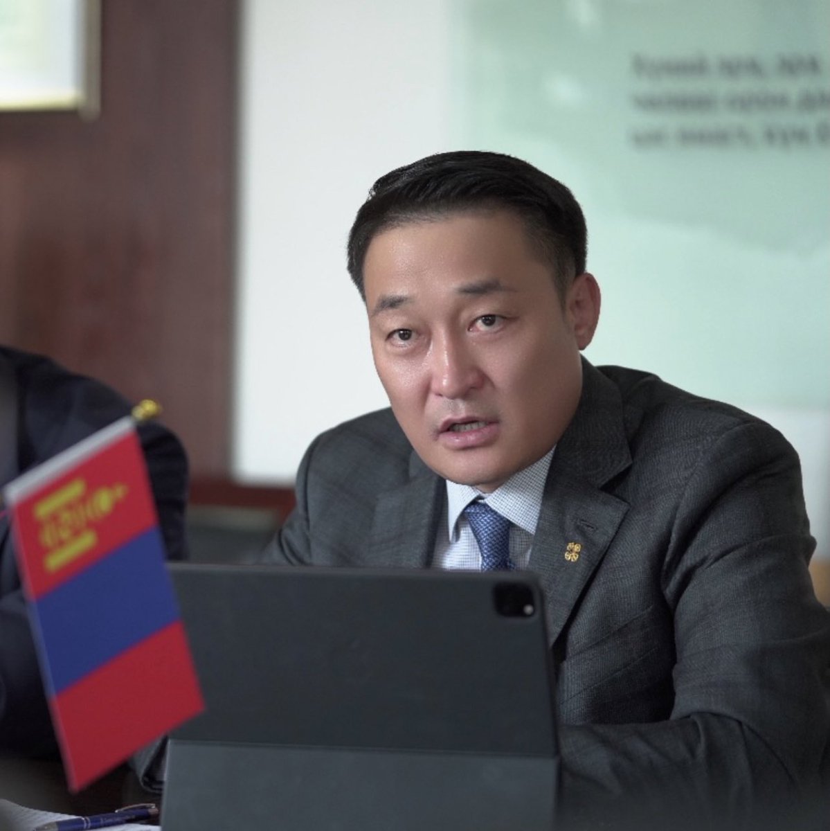 ЗГХЭГ-н даргын хувиар анхны албан уулзалтаа ХЭҮК-ын гишүүдтэй хийлээ. 

МУ-ын Үндсэн хууль, хууль, олон улсын гэрээнд заасан хүний эрх, эрх чөлөөний хэрэгжилтэд хяналт тавьж, хүний эрхийг хамгаалах, дэмжих чиг үүргийг хэрэгжүүлж буй ХЭҮК-той нягт хамтран ажиллахаа илэрхийлэв.