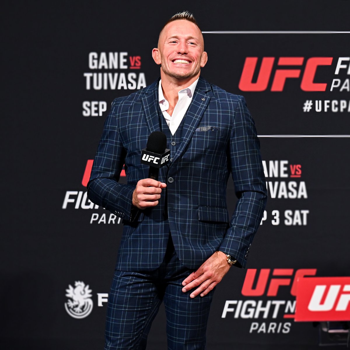 Georges St-Pierre, the former two division UFC champion showed up as a guest fighter in Paris to the sold out fan event with 4000 people attending. Shot for @MMAJunkie #UFCParis #GSP