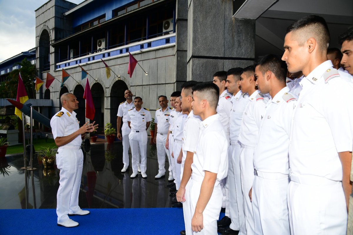 IN_NavalAcademy's tweet photo. Ceremony was marked by singing of both National Anthem & commemorative speech. Enthusiastic spirit of camaraderie & bonhomie amongst all International Trainees and INA Cadets is commendable #NetSecurityProvider #HarKaamDeshKeNaam (2/2). @DefencePROkochi @IN_HQSNC @IndiannavyMedia https://t.co/Af82chNRIh