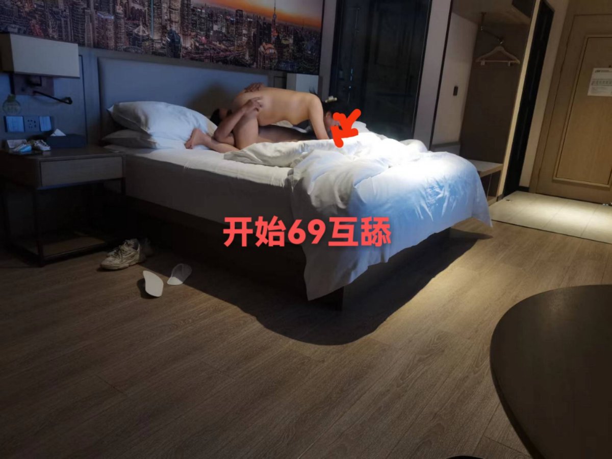 Lq3Dv's tweet photo. 小贱货挨艹，我在这观看 https://t.co/WRDUbJzVVQ
