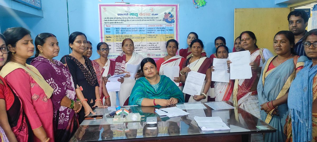 Icdssamastipur1's tweet photo. #PoshanMaah2022 
PMMVY camp organised at ICDS Gramin. 
Celebrate PMMVY week(1-7) September. https://t.co/T1sQJkJARd