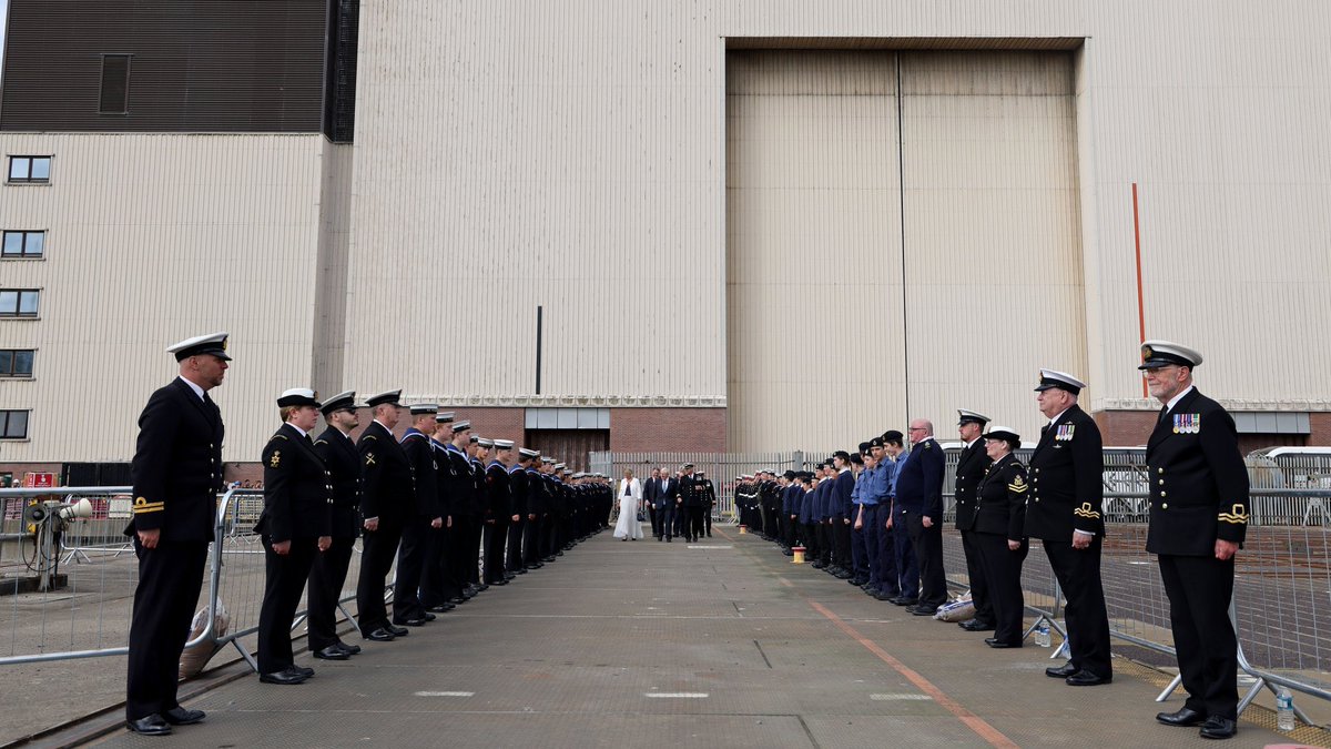 Delighted to commission our newest submarine, HMS ANSON, into the @RoyalNavy last week; bringing world class undersea capability. Thank you to all those involved in delivering the boat to the Fleet at Barrow @BAES_Maritime #RoyalNavy