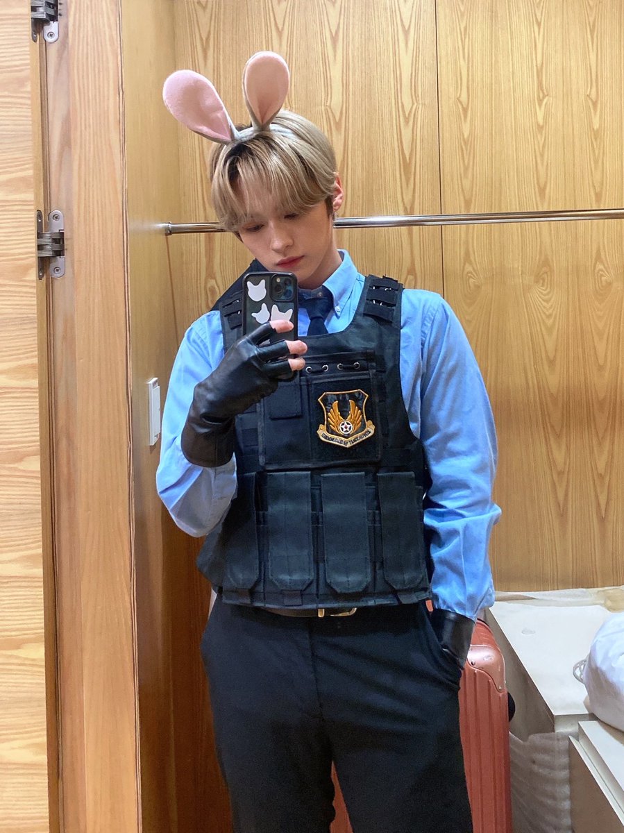 dailyseung2's tweet photo. how the tables have turned https://t.co/xkATyrozds