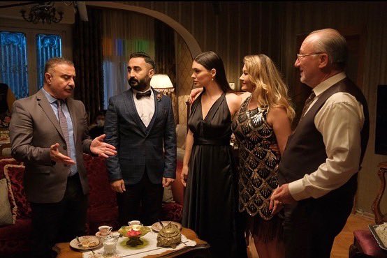 Efendim, izleyenler görmüş sevmiş; bize de tavsiye etmek düşer ❤️‍🔥
#KimBuAile? 7 Ekim’de tüm sinemalarda 

#CesurTavuk #7Ekim #CJENMTürkiye #vizyonagirecekler #Film #replik  #CengizBozkurt #OnurBuldu #NurgülYeşilçay #DoğanCanSarıkaya #FeritAktuğ  #BesteKökdemir #AltanErkekli