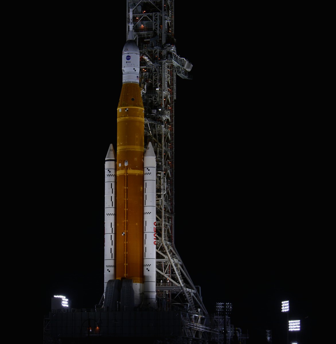 #Artemis I Launch Director Charlie Blackwell-Thompson has given the 'go' to begin loading propellant into <a href="/NASA_SLS/">ARCHIVED: NASA_SLS</a> for #Artemis I.
MORE: go.nasa.gov/3TFkJcw